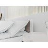 Moderní postel IKAROS 140x200 cm dub lanýž/bílá pro pohodlný spánek