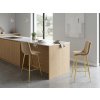 Elegantní barová židle POZZA VELVET hnědá do moderní kuchyně